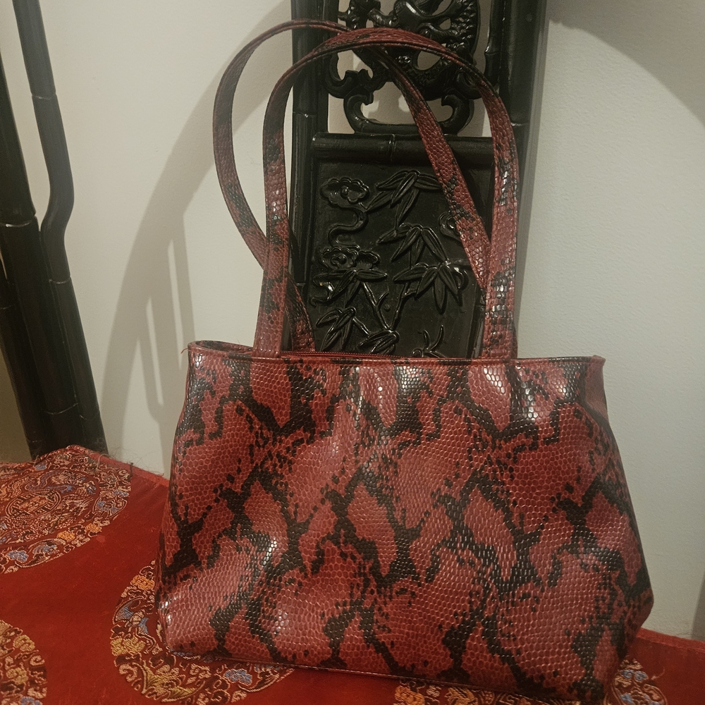 Elegant Red Snake Print Women's Bag